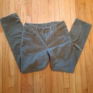 LL Bean sage green stretch corduroy pants 12 m/t